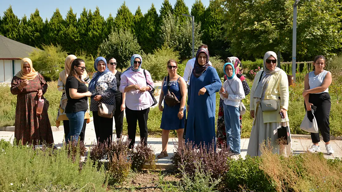 urhaniye Aile Destek Merkezi Kursiyerlerinden BAÇEM'e Anlamlı Ziyaret
