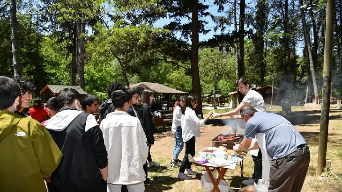 Vali Şıldak Öğrencilerle Piknikte Buluştu