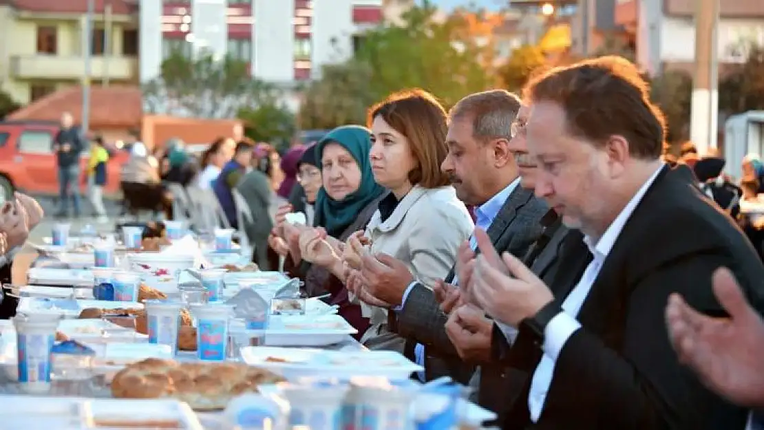 Vali Şıldak Sakarya'da Gönülleri Fethetti