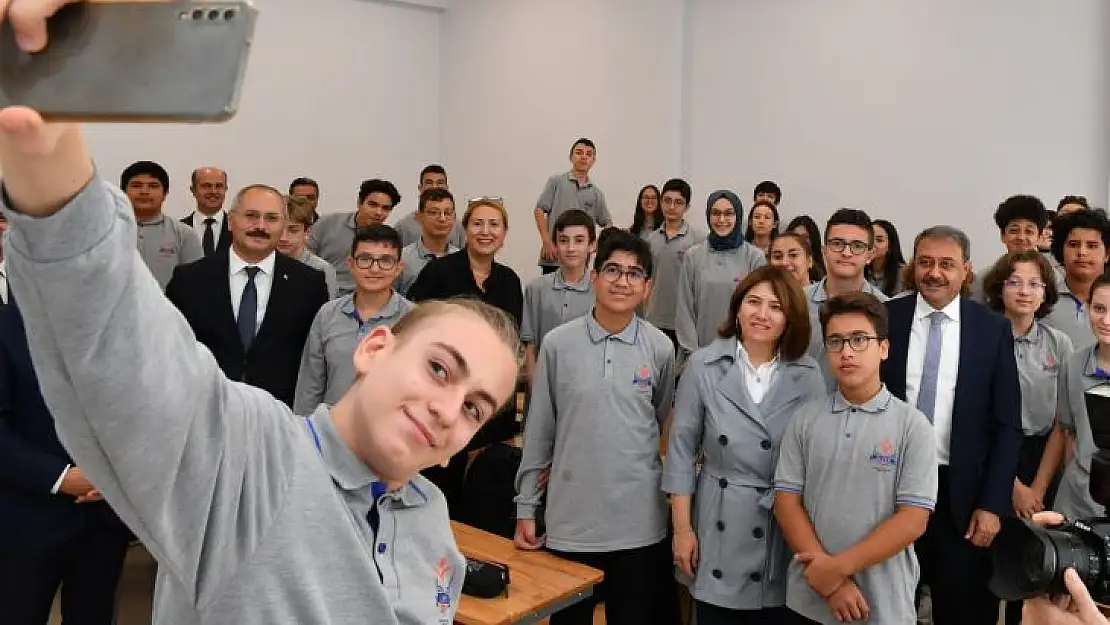 Vali Şıldak'tan Altıeylül Fen Lisesine Ziyaret