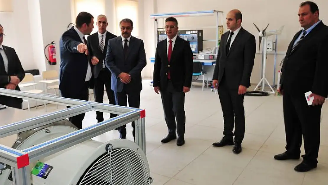 Vali Şıldak'tan, BAÜN Yenilenebilir Enerji Eğitim Merkezine Ziyaret