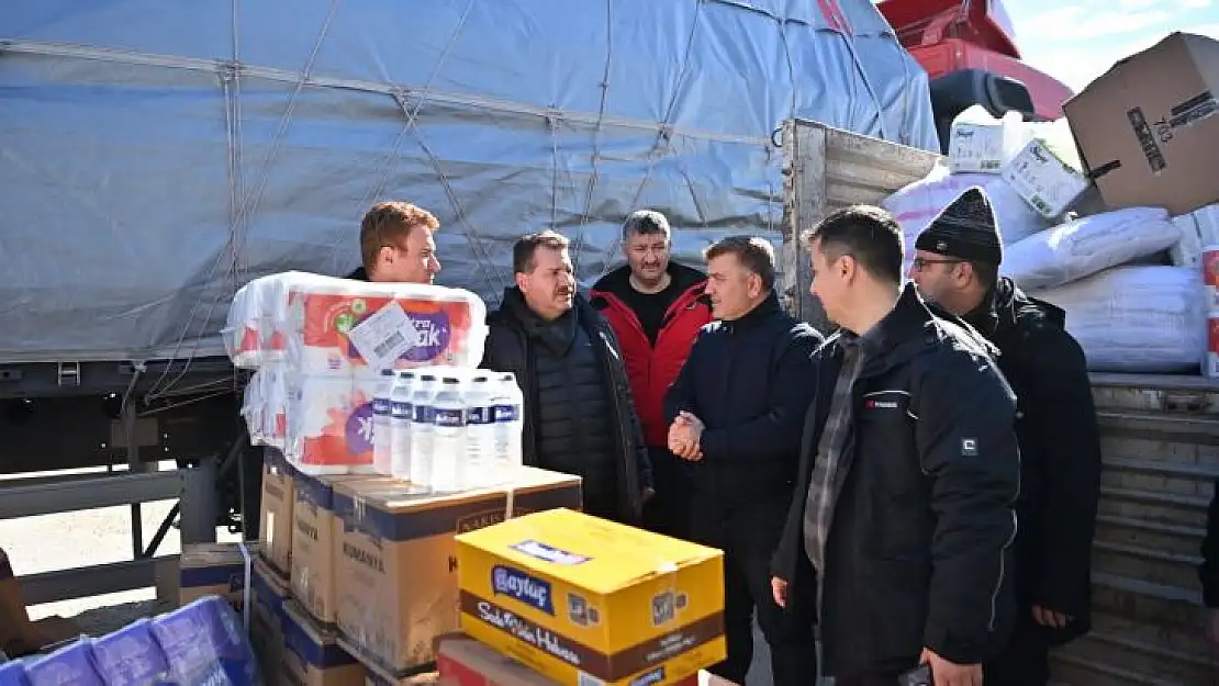 Yardım TIR'ları Bölgeye Ulaşıyor