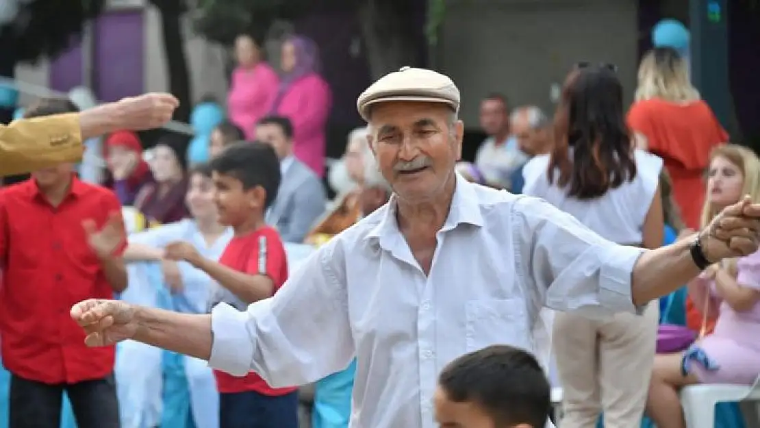 Yaşlılara Protokol ve Çocuklardan Moral