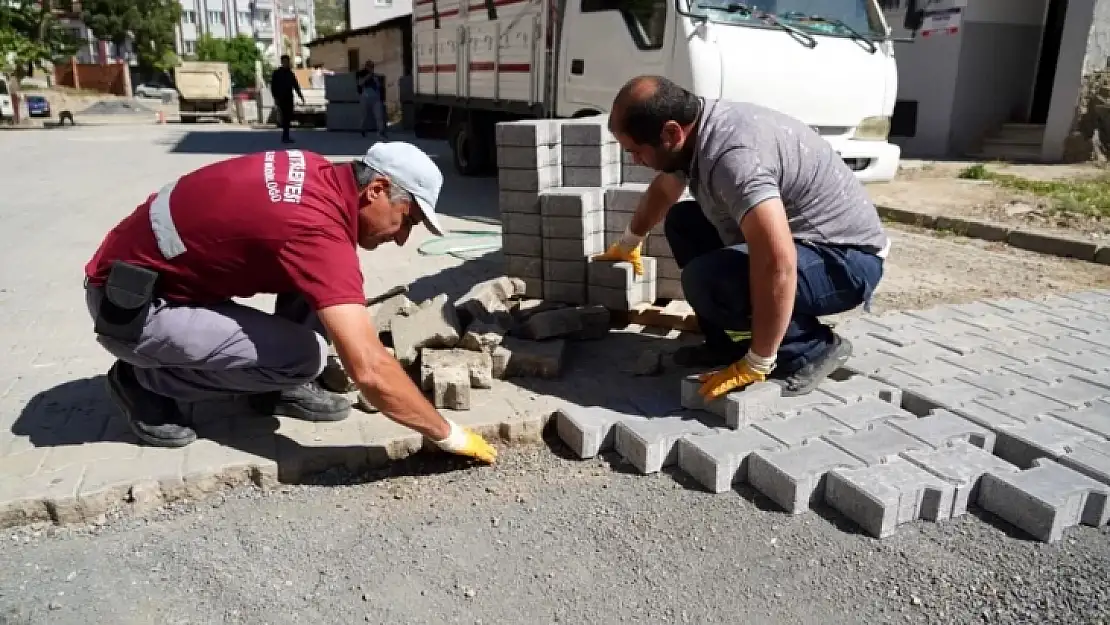 Zarar gören yollar onarılıyor