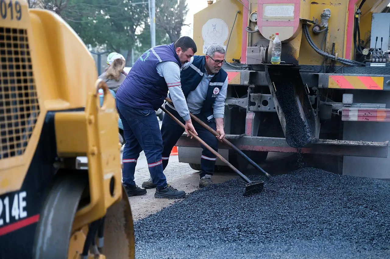 ALTIEYLÜL BELEDİYESİ'NDEN 2025'TE HİZMET SEFERBERLİĞİ