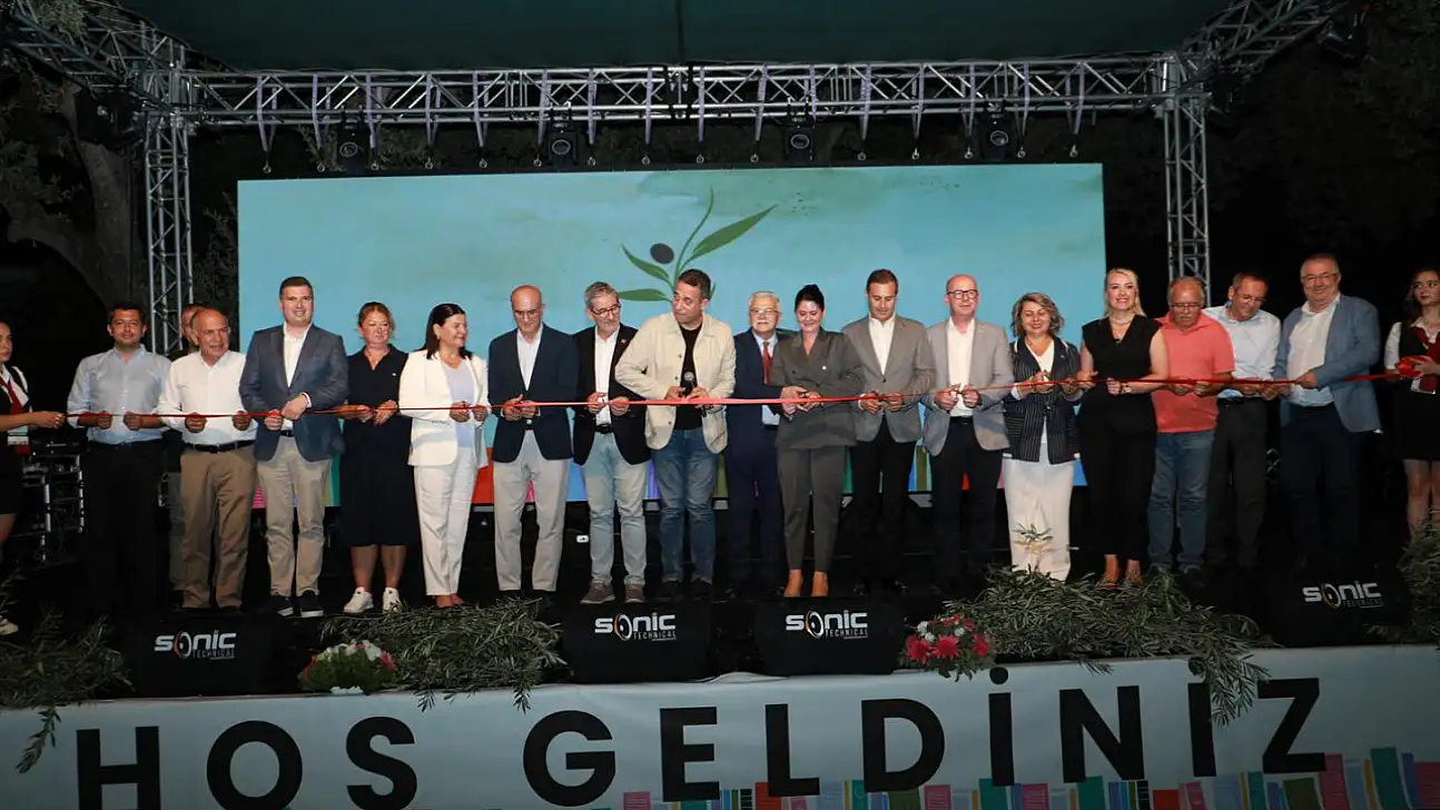 6. BURHANİYE KİTAP FUARI COŞKUYLA BAŞLADI