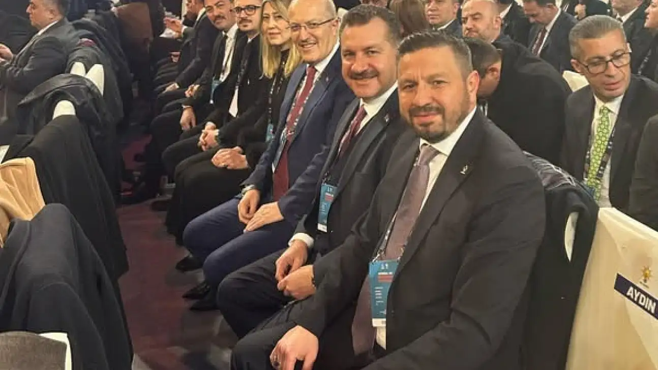 AK Parti 8. Olağan  Büyük Kongresinde bir arada idiler