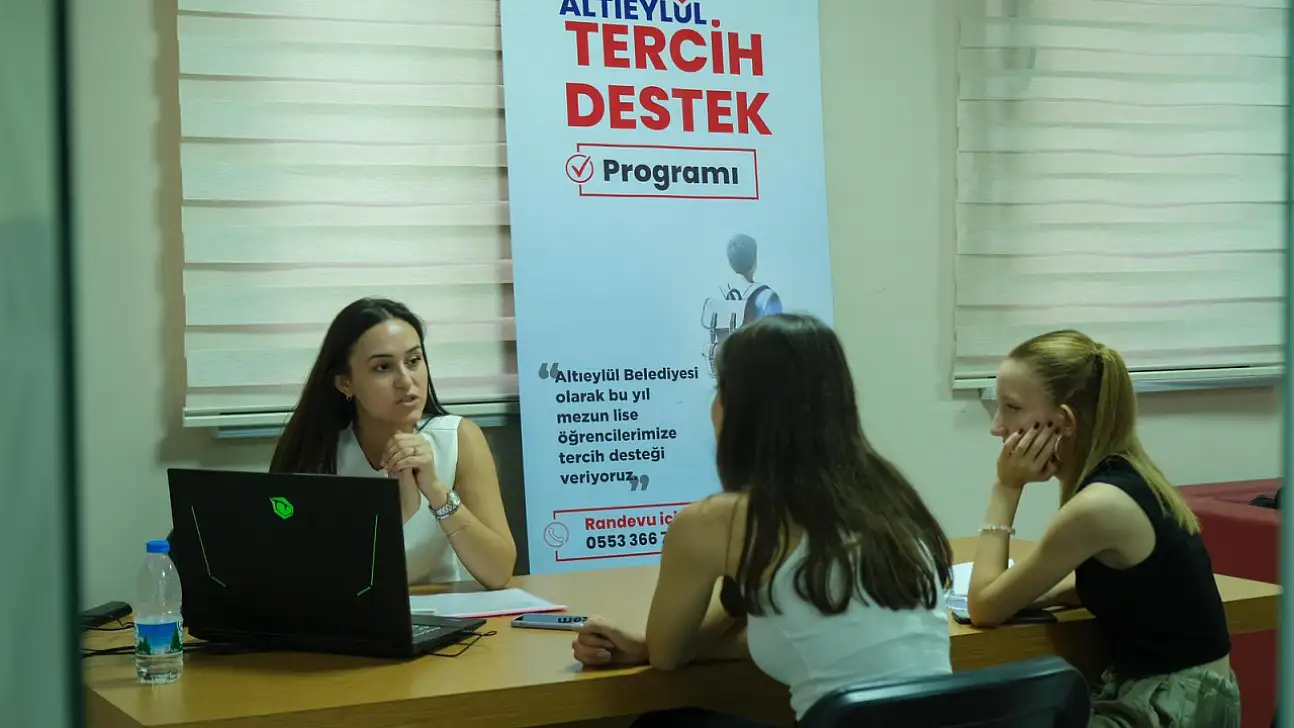 ALTIEYLÜL'DEN GENÇLERE TERCİH DESTEĞİ