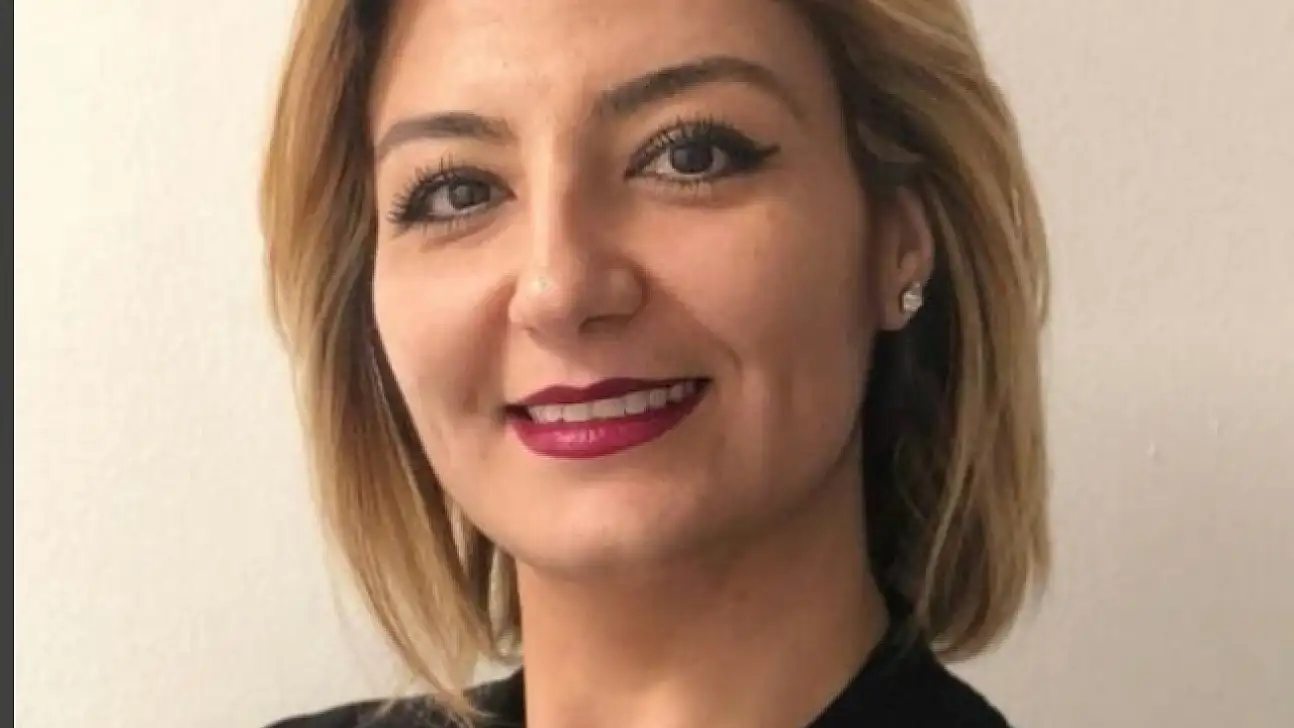 Dr. Fzt. Özden Certel yazdı  ALÇAK SANDALYEYE OTURMAK EKLEMLERE ZARAR VERİR Mİ?