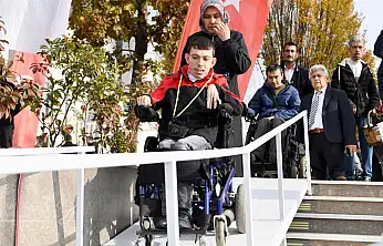 ALTIEYLÜL'DE ENGELLER BİRLİKTE AŞILIYOR