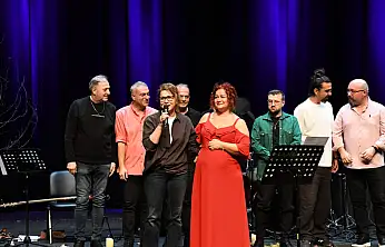 Avlu'da Sezen Aksu Şarkıları Konseri'ne yoğun ilgi