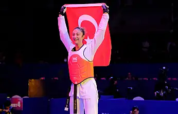 Balıkesir'in gururu Nafia Kuş Aydın 2. kez dünya şampiyonu