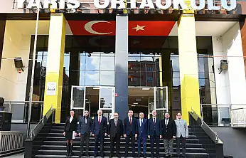 Eğitime Yakın İlgi: Vali İsmail Ustaoğlu Yarış Ortaokulu'nu Ziyaret Etti