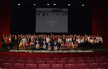 Geleceğin Mimarlarına Büyük Vefa:   24 KASIM ÖĞRETMENLER GÜNÜ COŞKUYLA KUTLANDI