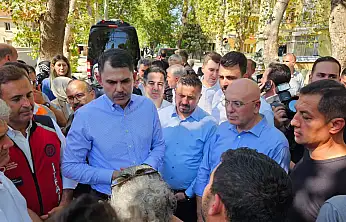 Sındırgı'da Depremin Üçüncü Gününde de Devlet Millet Elele