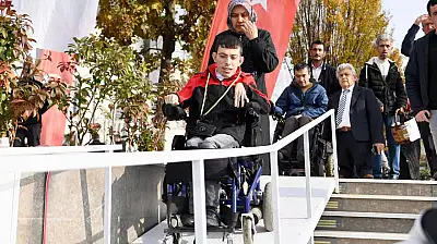 ALTIEYLÜL'DE ENGELLER BİRLİKTE AŞILIYOR