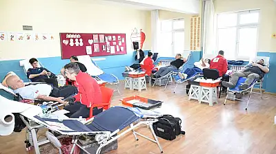 'Bir Ünite Kan, Üç Can': Kan Bağışı Kampanyasına Anlamlı Destek