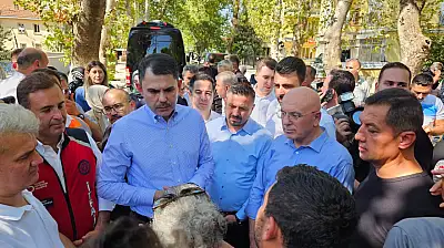 Sındırgı'da Depremin Üçüncü Gününde de Devlet Millet Elele