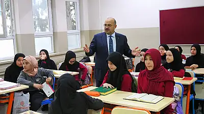 Vali Ustaoğlu Gazi İmam Hatip'te  Geleceğin Hafızlarına Anlamlı Ziyaret