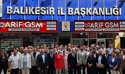 Bakan Mahinur Özdemir Göktaş AK Parti İl Başkanlığını Ziyaret Etti
