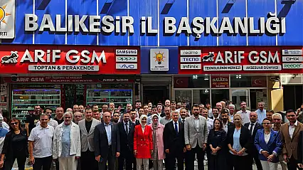 Bakan Mahinur Özdemir Göktaş AK Parti İl Başkanlığını Ziyaret Etti