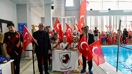 CUMHURİYETİN 102. YILI ALTIEYLÜL'DE, GURUR VE COŞKUYLA KUTLANDI