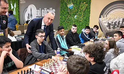 Balıkesir'de Okul Sporları Satranç Grup Müsabakaları Start Aldı
