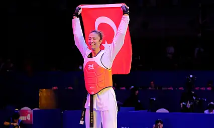 Balıkesir'in gururu Nafia Kuş Aydın 2. kez dünya şampiyonu