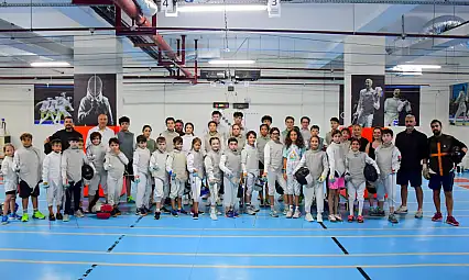 Balıkesirli Milli Eskrim Sporcularından Avrupa Eskrim Şampiyonası'nda Tarihi Zaferler