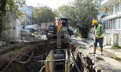 BASKİ Edremit'in Sarıkız Mahallesi'nde kanalizasyon sorununu çözdü