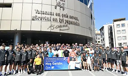 Başpehlivan Enes Doğan'a davullu zurnalı karşılama