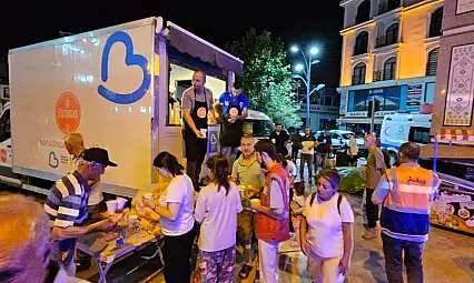 Büyükşehir 192 araç ve 516 personelle deprem bölgesinde