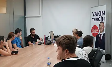 Büyükşehir'in Yakın Tercih Merkezleri'ne Gençlerden Yoğun İlgi