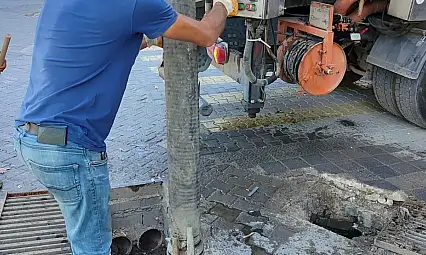 Edremit Şehit Hamdi Bey Meydanı'nın yıllanmış koku sorununu çözüldü