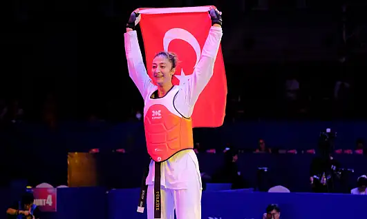 Balıkesir'in gururu Nafia Kuş Aydın 2. kez dünya şampiyonu