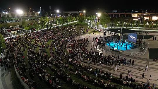 Avlu, birbirinden güzel konserlere sahne oldu