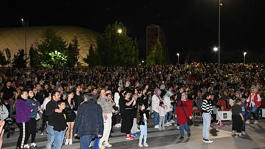 Avlu, birbirinden güzel konserlere sahne oldu