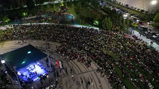 Avlu, birbirinden güzel konserlere sahne oldu