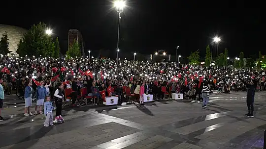 Avlu, birbirinden güzel konserlere sahne oldu