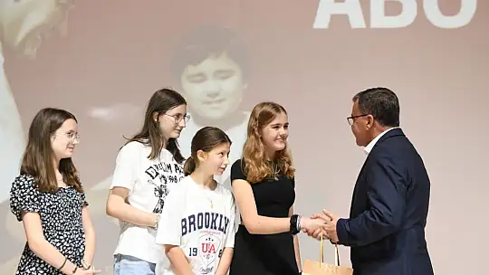 BAŞKAN HAKAN ŞEHİRLİ'NİN MİSAFİRLERİ ERASMUS ÖĞRENCİLCERİ OLDU