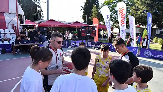 19 Mayıs heyecanı Altıeylül'de yaşanacak