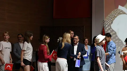 BAŞKAN HAKAN ŞEHİRLİ'NİN MİSAFİRLERİ ERASMUS ÖĞRENCİLCERİ OLDU