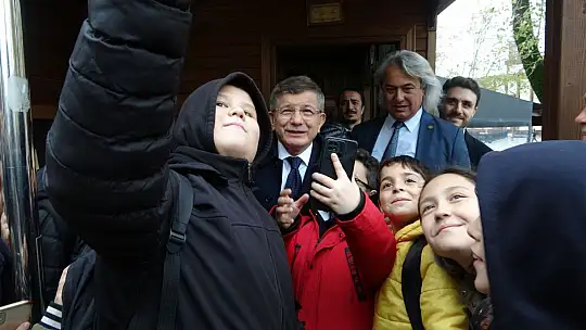 DAVUTOĞLU BALIKESİRLİ VATANDAŞLARLA BULUŞTU