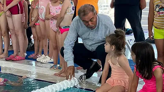 Bigadiç'te bütün çocuklar Yüzme Öğrenecek