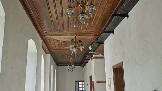 İvrindi'de 108 yıllık İlkokul Binası Restore Ediliyor