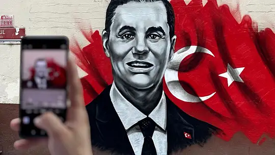 Ferdi Zeyrek'in Adı Grafitiyle Yaşatılıyor