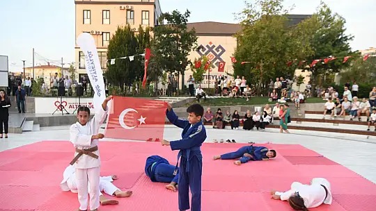 Edremit Kent Lokantası yükseliyor