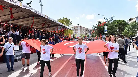 Altıeylül'de 100'üncü Yıl Coşkusu