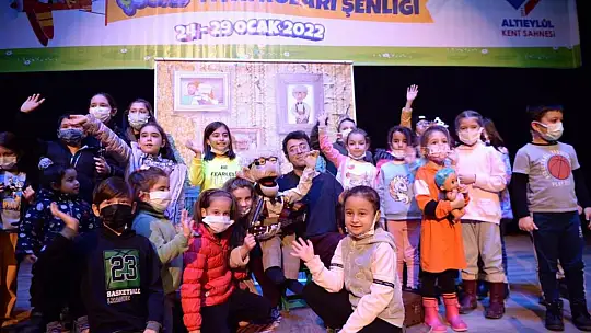 Çocuklar Altıeylül'ün Yarıyıl Şenliği'nde Buluştu