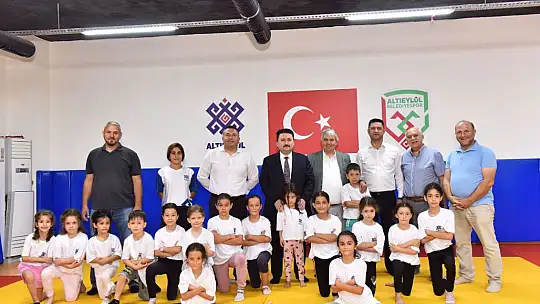 Altıeylül'de Yaz Spor Kurslarına Yoğun İlgi